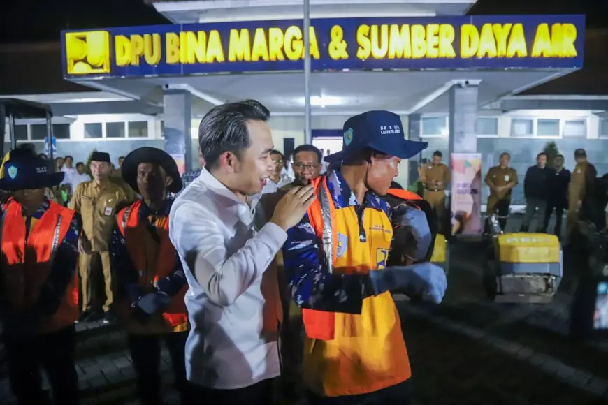 Pemkab Jember Janji Perbaiki Jalan Rusak dan Salurkan 20 Ribu Beasiswa