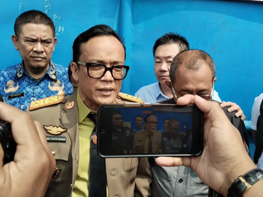 Wamenaker Sidak UD Sentosa Seal, Temukan Kejanggalan dalam Kasus Penahanan Ijazah