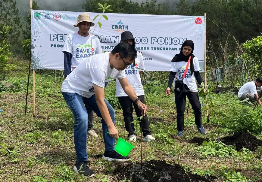 Jaga Kelestarian Lingkungan di Jatim, ABC Indonesia Tanam 1.000 Pohon di Pasuruan