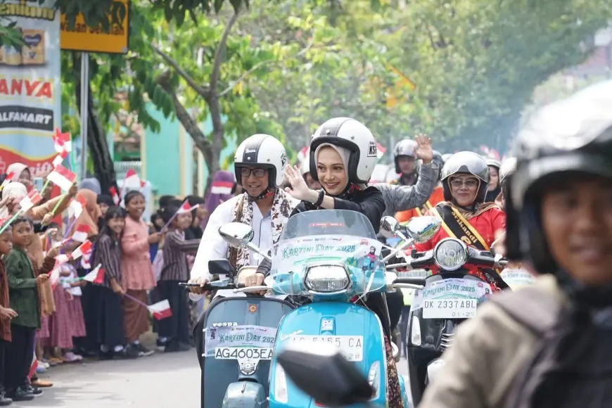 Peringati Hari Kartini, Mbak Vinanda Riding Viespa Bersama Scooterist