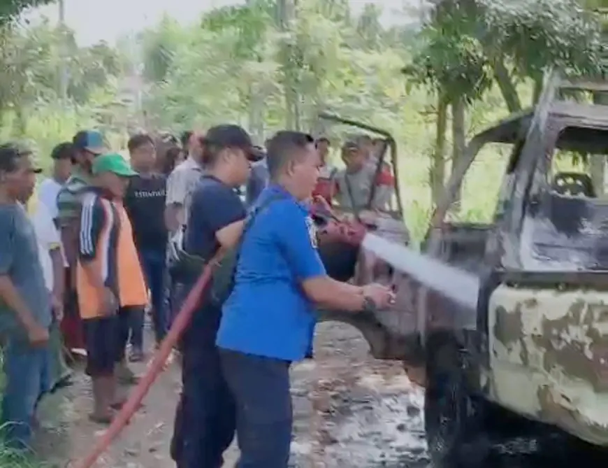 Diduga Korsleting, Pikap di Bondowoso Dilalap Si Jago Merah