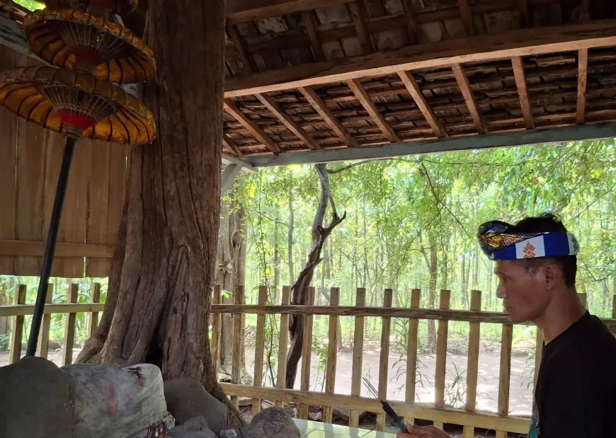 Punden Eyang Nambi di Situs Jladri Hutan Kabuh Jombang Bertutur Kearifan Lokal