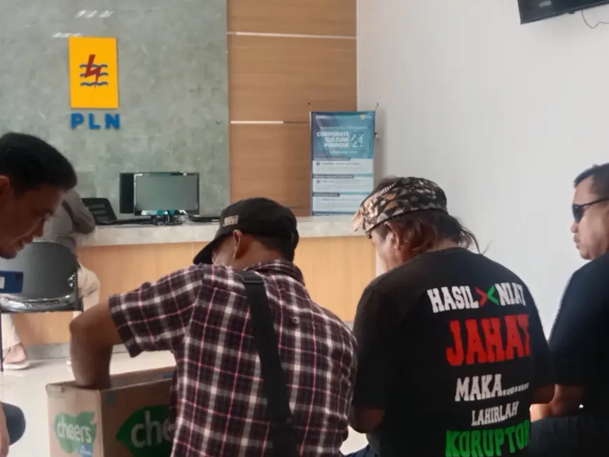 Nenek Miskin di Jombang Dituduh Curi Listrik dan Terima Tagihan PLN Rp12,7 Juta
