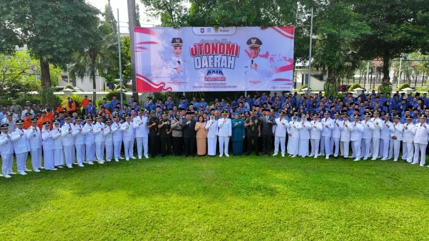 Mbak Wali Pimpin Upacara Peringatan Hari Otonomi Daerah ke-XXIX Tahun 2025 Kota Kediri
