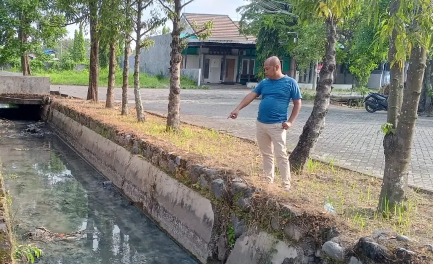 Warga Jombang Keluhkan Aroma Busuk yang Diduga Berasal dari Limbah Industri