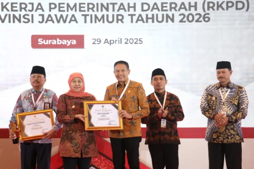 Pemkot Malang Terima Penghargaan Pembangunan Daerah Kategori Kota Terbaik se-Jawa Timur