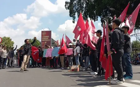 Mahasiswa dan Buruh Unjuk Rasa di Kota Blitar, Gaji dan Pesangon tidak Dibayar selama 3 Tahun