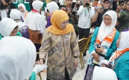 Kloter 1 Embarkasi Surabaya Diberangkatkan, 380 Jemaah Layak Terbang ke Madinah
