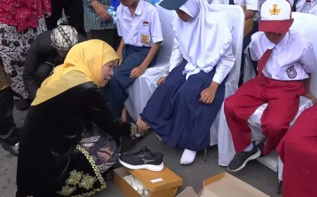 Hardiknas 2025, Khofifah Tegaskan Komitmennya untuk Pendidikan Keluarga Prasejahtera