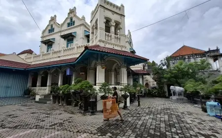 Melihat Rumah Gajah Mungkur Gresik yang Ikonik Sejak 1896