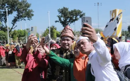 Peringati Hardiknas dan HOD, Bupati Jember Jadi Idola Warga dan Pejabat OPD