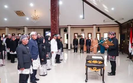 Lantik 96 Pejabat Pemkab Lamongan, Pak Yes Tekankan Efektivitas Anggaran
