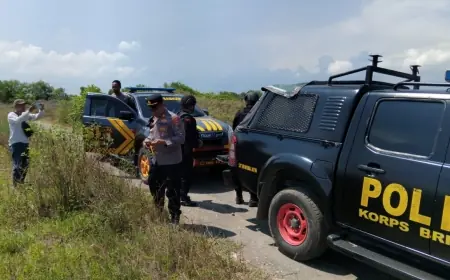 Jibom Polda Jatim Ledakkan Mortir Temuan Warga di Pantai Paseban Jember