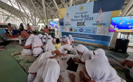 Puluhan Anak di Gresik Memeriahkan Peringatan Hari Buku Nasional