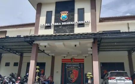 Guru di Jombang Laporkan Kepala Sekolah atas Dugaan Aksi Pemukulan