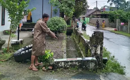 Balita di Blitar Hanyut Terseret Arus Selokan di Depan Rumahnya