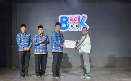 Getol Bangun Literasi Masyarakat, PT Smelting Terima Penghargaan dari Pemkab Gresik