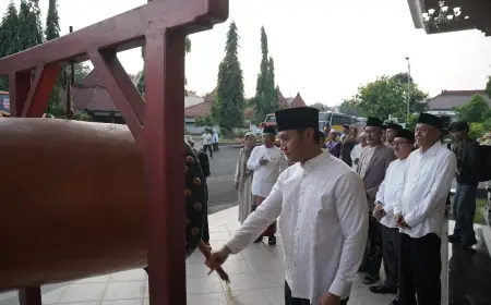 Berangkatkan 384 Jemaah Haji Kloter 68, Bupati Tuban: Gunakan Kesempatan Ini dengan Khusyuk