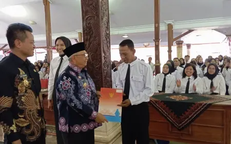 865 ASN di Blitar Terima SK, 17 Formasi CPNS dan 292 PPPK Masih Kosong