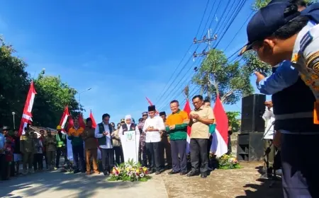 Gubernur Jatim Bersama Bupati Jember Resmikan Jalan Beton Kasiyan-Puger