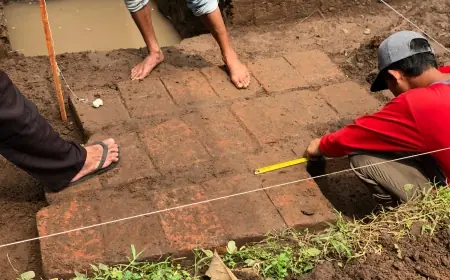 Meski Dihambat Cuaca Ekstrem, Eskavasi Candi di Mojokerto Tetap Berlanjut