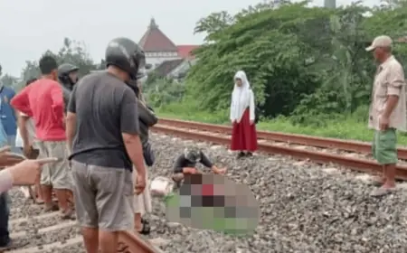 Pulang Sekolah, Siswi SD di Mojokerto Tewas Tersambar Kereta Api 