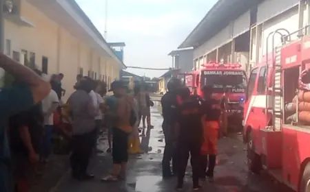 Gudang Olahan Ayam Milik Bupati Jombang Terbakar, Kerugian Ditaksir Ratusan Juta
