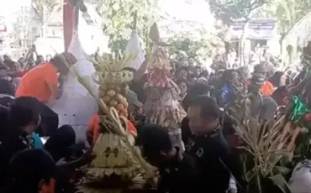 Tradisi Berebut Hasil Bumi Tetap Lestari di Kelurahan Keramat Nganjuk