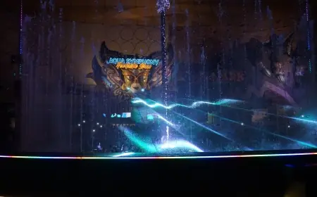 Pertunjukan Aqua Symphony Sulap Malam Jatim Park 3 Jadi Penuh Pesona