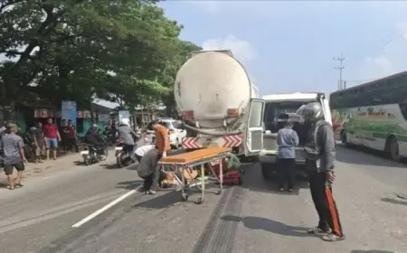 Belok Mendadak, Pengendara Motor di Lamongan Tewas Tertabrak Truk Semen