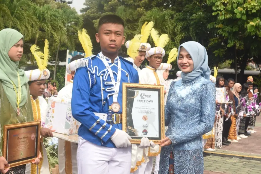 Peringati Hari Pendidikan Nasional, Mbak Wali Komitmen Tingkatkan Kualitas Pendidikan Kota Kediri