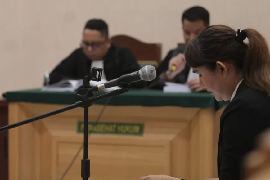Isa Zega Sebut Tak Pernah Memeras Shandy, Isak Tangis Hingga Sumpah Pocong Warnai Sidang Pledoi