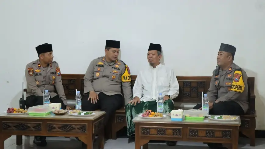 Sambangi KH. Ridwan Syaibani, Kapolres Nganjuk Minta Dukungan Ciptakan Kamtibmas