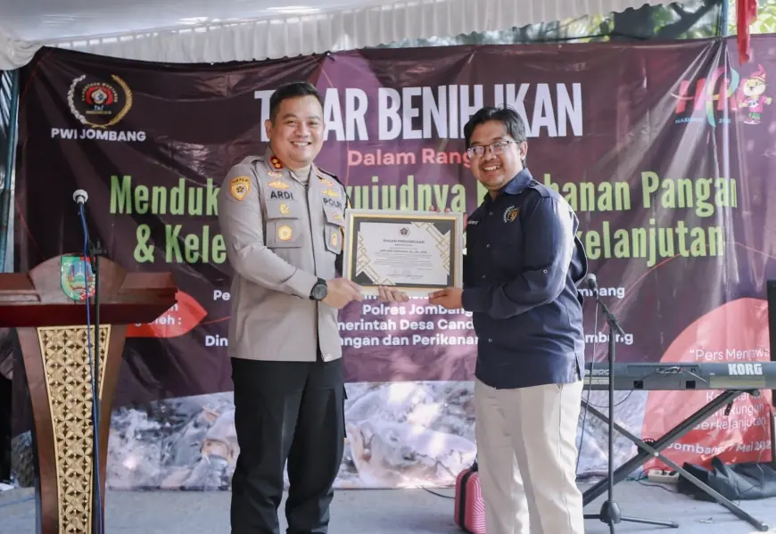 Berhasil Ungkap Sederet Kasus, PWI Beri Penghargaan ke Kapolres Jombang