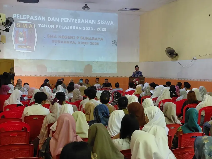 Tanpa Jas dan Gaun, Pelepasan Siswa SMAN 9 Surabaya Tetap Bermakna