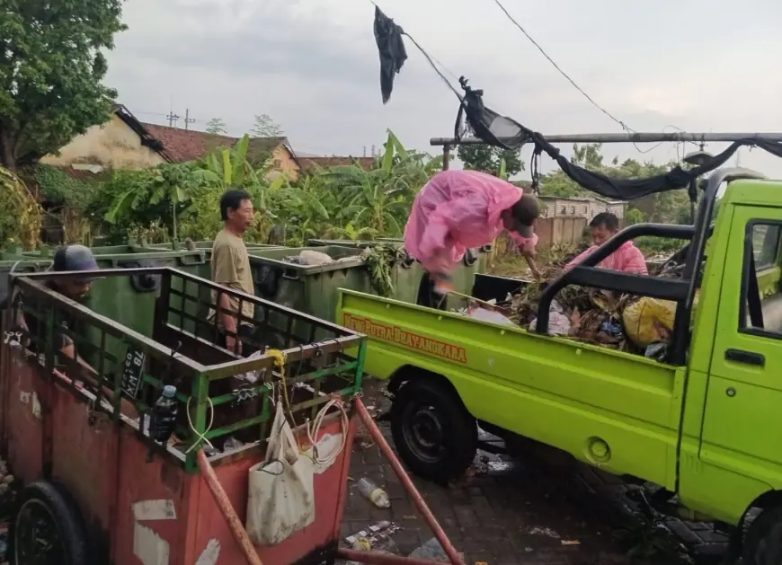 Pengelolaan Sampah Partisipatif Masyarakat Jadi Andalan Desa di Jombang, Sungai Mrican Kembali Bersih