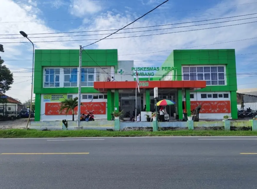 Dinkes Jombang Klaim sudah Perbaiki Plafon Puskesmas Perak yang Ambrol dan Nyaris Timpa Pasien