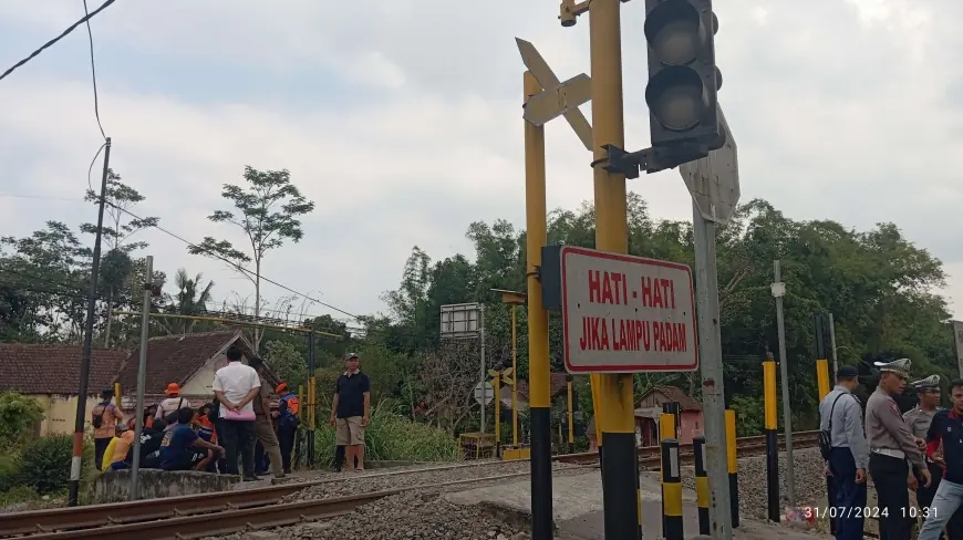 30 Perlintasan Kereta Api di Blitar Belum Berpalang Pintu, Dishub : Tahun Ini Tak Ada Pembangunan