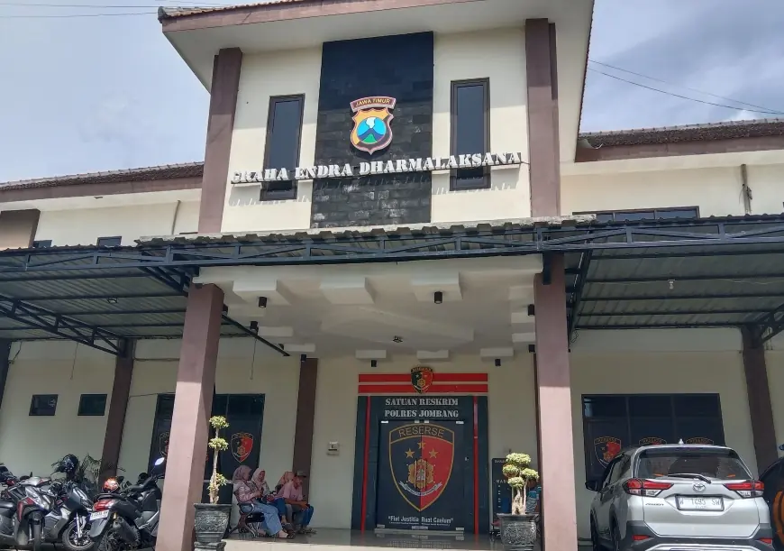 Guru di Jombang Laporkan Kepala Sekolah atas Dugaan Aksi Pemukulan