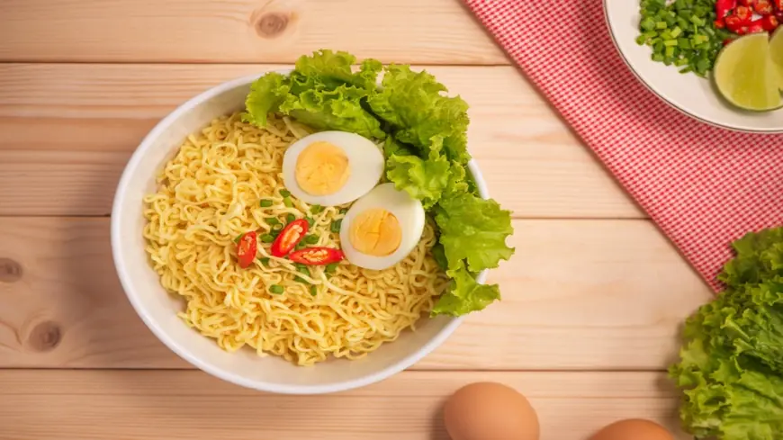 Jangan Asal Makan, Inilah Bahaya Konsumsi Mi Instan Berlebihan