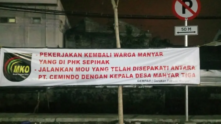 Di-PHK secara Sepihak oleh Perusahaan, Warga Gresik Gelar Aksi Protes