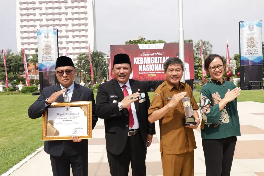 Pemkab Nganjuk Sabet Penghargaan JDIH Terbaik se-Jatim 2025