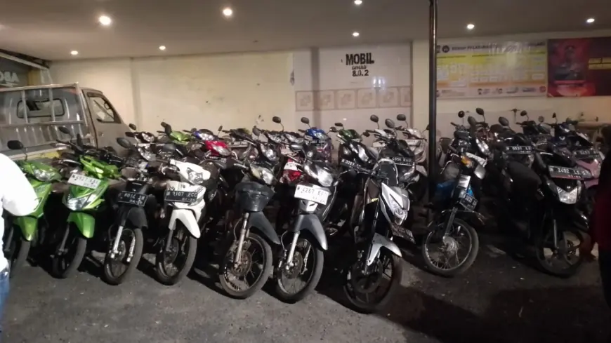 Polisi Sita 47 Motor dan Bongkar Arena Sabung Ayam di Karangploso Malang