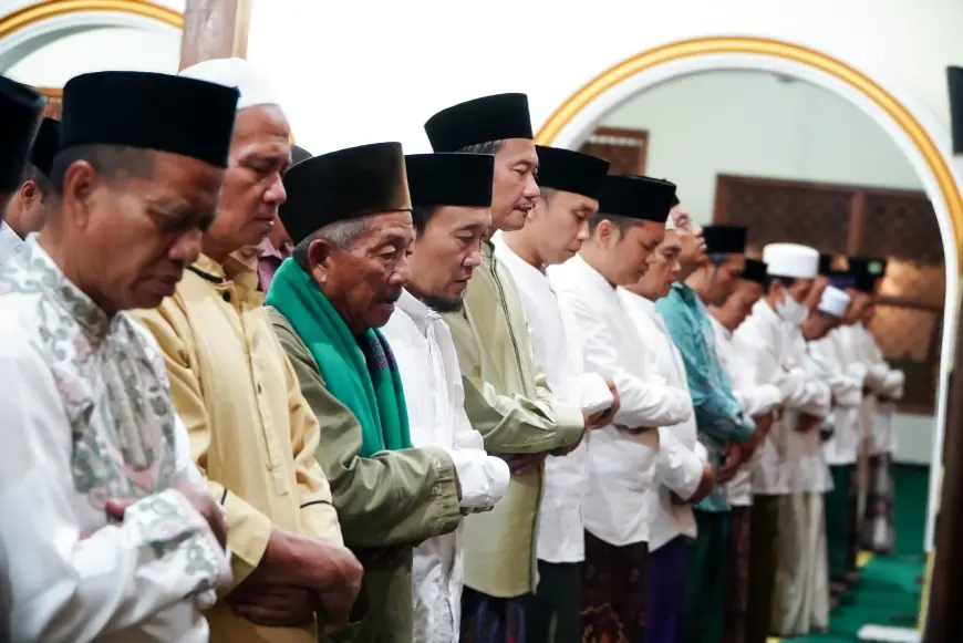 Malam Tirakat HJL ke-456, Warga Lamongan Gelar Sujud Syukur dan Doa Bersama
