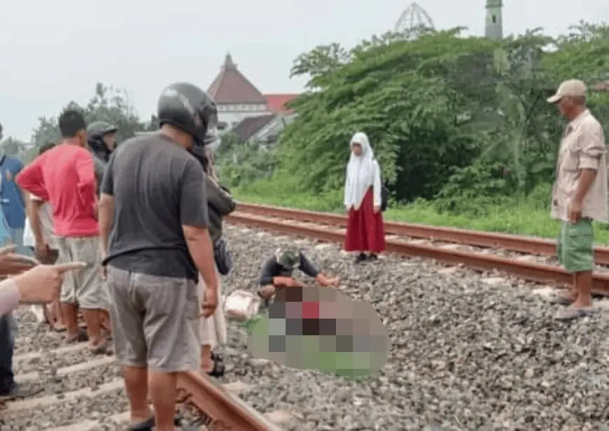 Pulang Sekolah, Siswi SD di Mojokerto Tewas Tersambar Kereta Api 
