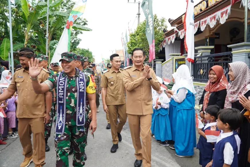 Bupati Lamongan Dampingi Waster Panglima TNI Tinjau Progres TMMD