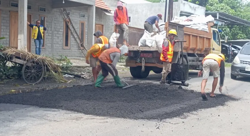 Garapan Proyek Infrastruktur dan Jalan di Blitar Alami Keterlambatan
