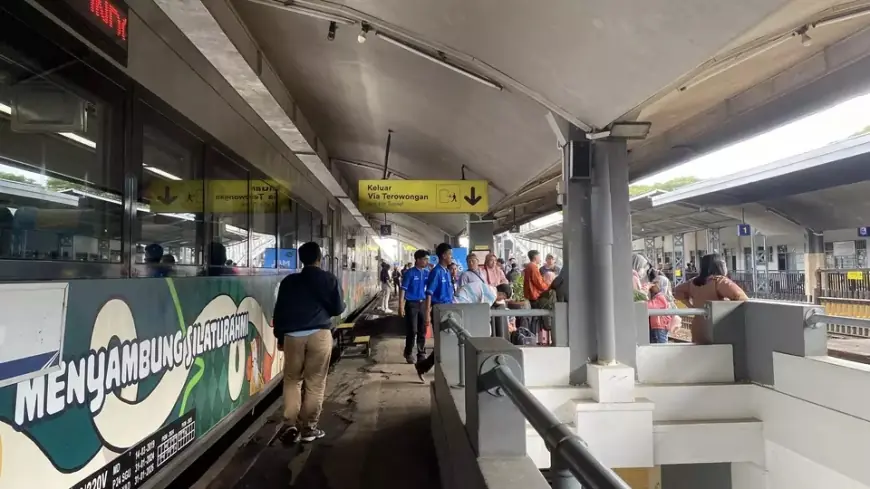 Besok Libur Kenaikan Isa Almasih, Ribuan Penumpang Berangkat dan Tiba di Stasiun Malang
