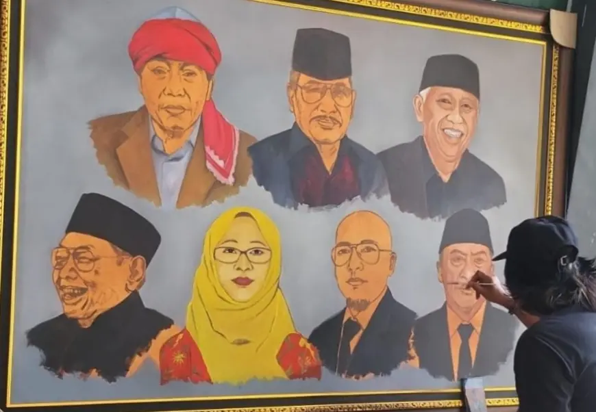 Seniman Lukis di Jombang Ajak Masyarakat Melihat Kampus Undar dari Goresan Tinta