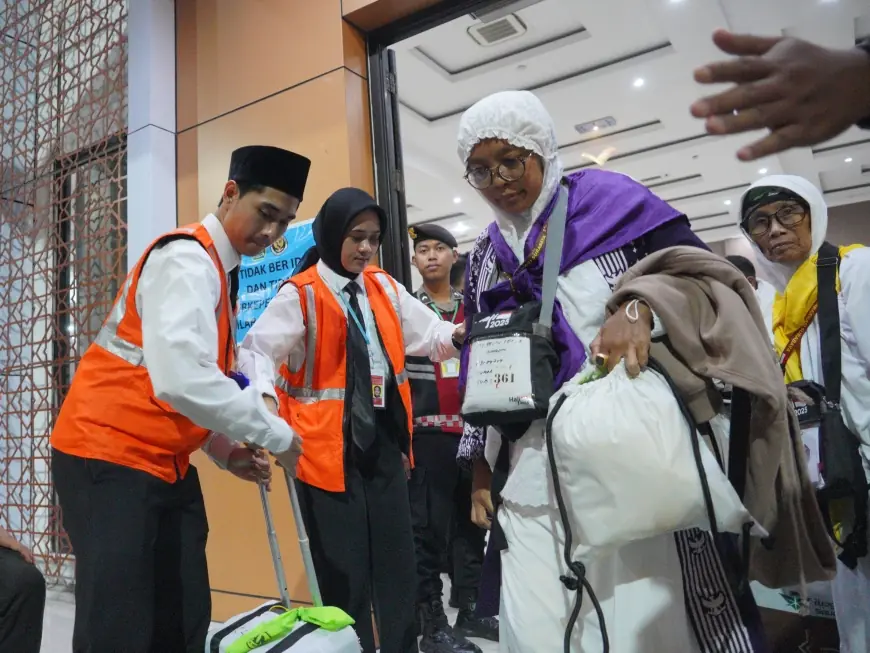 Kloter Pamungkas Bertolak, Embarkasi Surabaya Tuntaskan Keberangkatan Jemaah Haji 2025